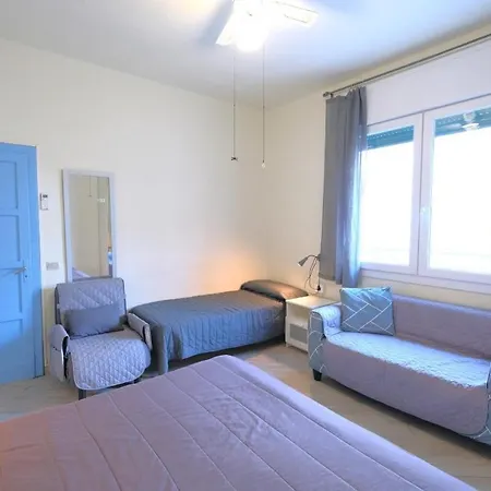 Casa Rossa Tre In Centro Jesolo